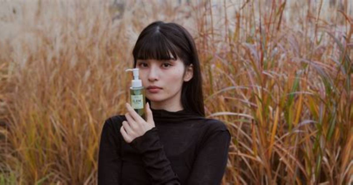 Biotextile Innovation or Skincare Gimmick? a Deep Fact-Check on Silk Peptide Threads