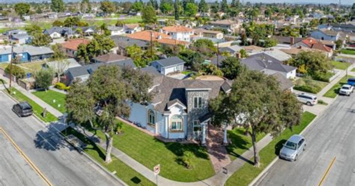 Living in Downey, California: Essential Guide to Safety, Air Quality, Housing, and Local Culture