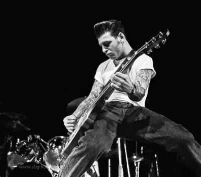 Mike Ness in the 1980S: Rare Photos and Early Stage Outfits Unearthed