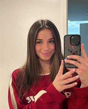 Sadie Mckenna Instagram Timeline: How One Red Bikini Photo Captured Global Headlines