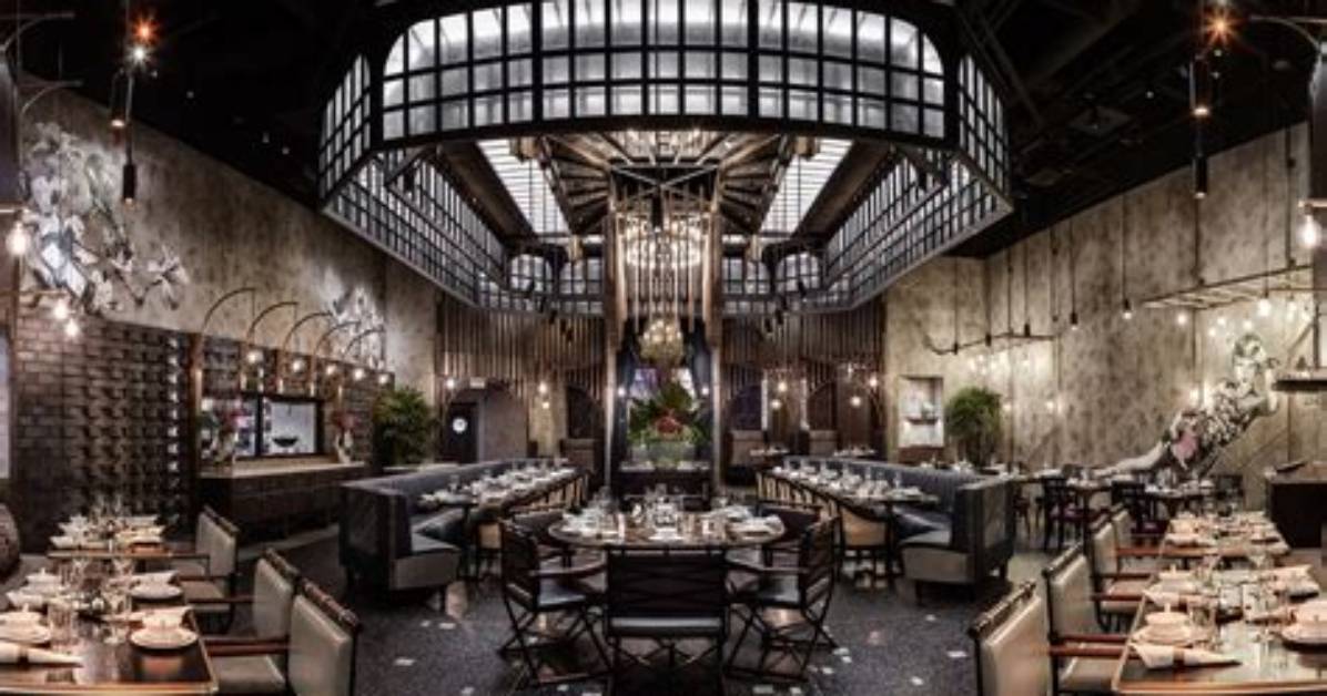 The Venetian Dining Timeline: from Legacy Steakhouses to Michelin Status