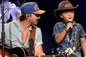 Watch: Video of Riley Green and Young Fan Singing 'Jesus Saves' at Georgia Show Takes over the Internet