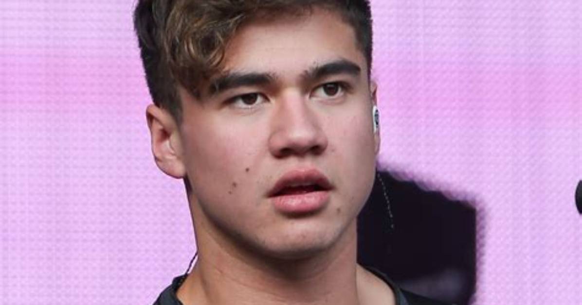Who Is Calum Hood Dating? the Full Guide to His Relationship Status, Past Loves, and Views