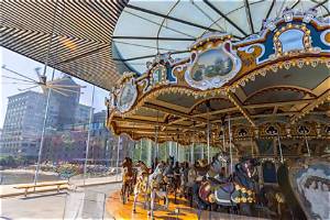 Why Jane’s Carousel Offers the Most Photographed Skyline Views in Brooklyn